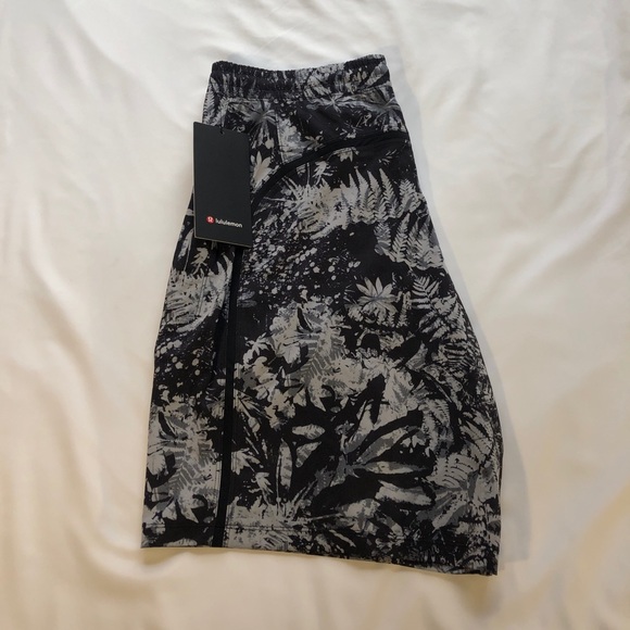 lululemon athletica Other - LULULEMON Mens Shorts Large NWT